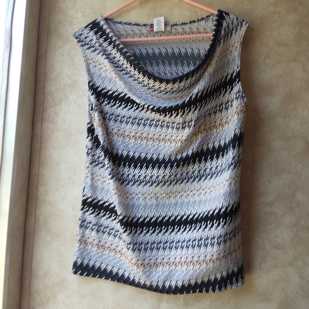 Carol Rose short sleeve scoop neck shirt